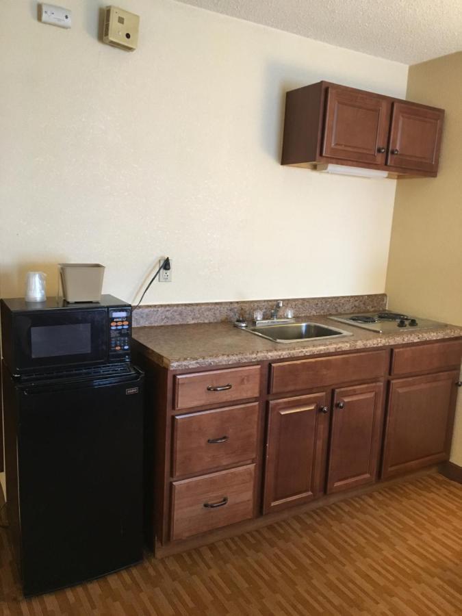 Econo Lodge Inn & Suites Radford-Blacksburg Area Kültér fotó