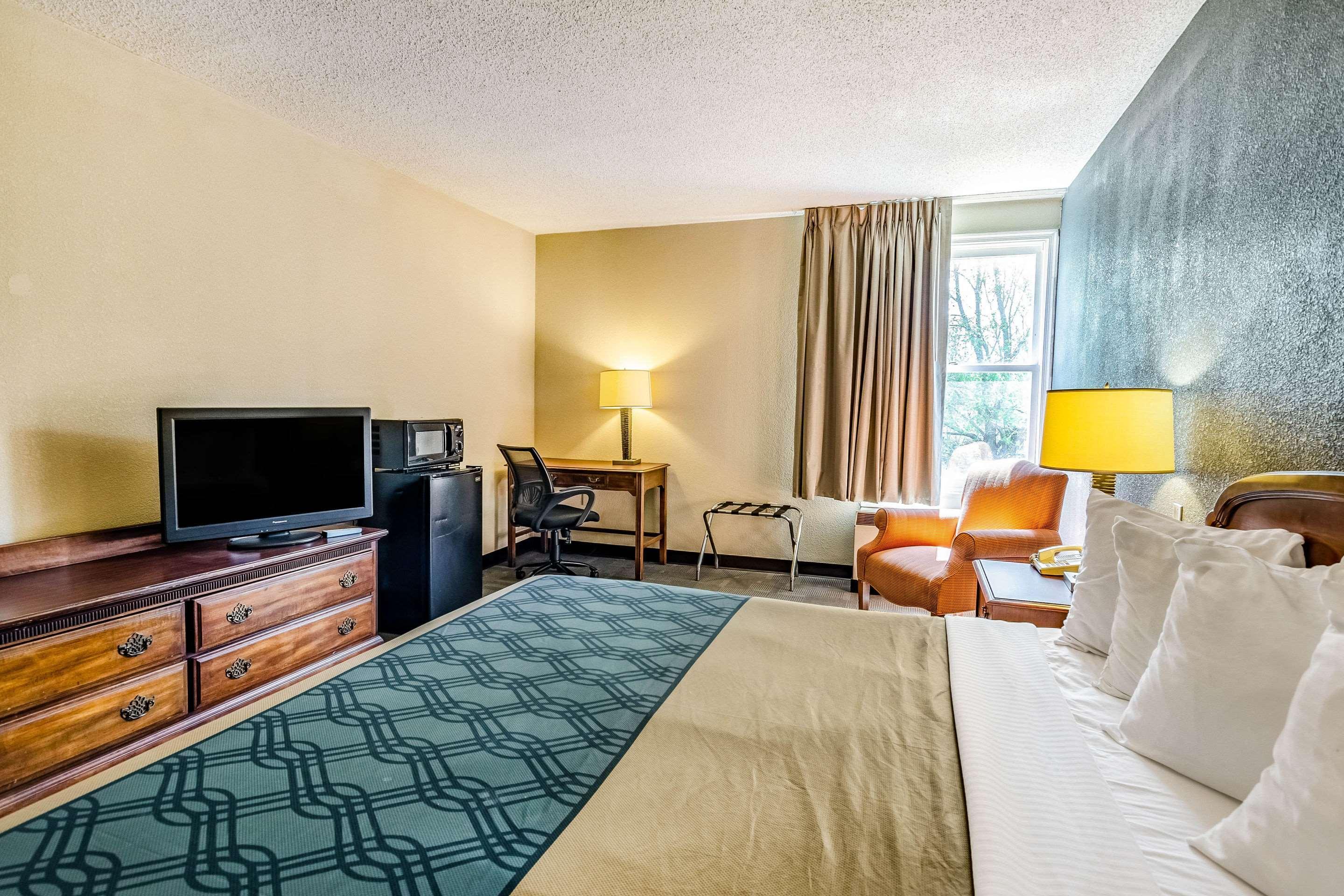 Econo Lodge Inn & Suites Radford-Blacksburg Area Kültér fotó