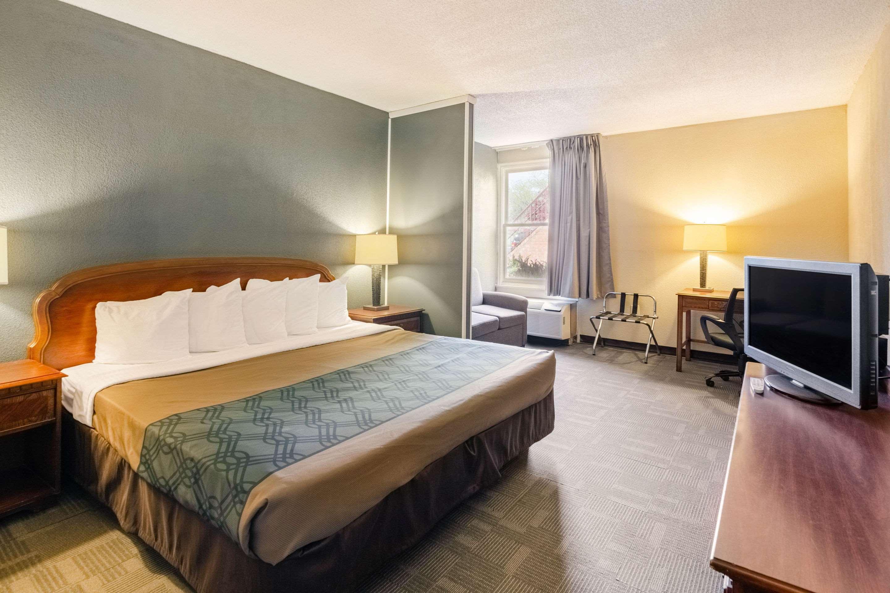 Econo Lodge Inn & Suites Radford-Blacksburg Area Kültér fotó