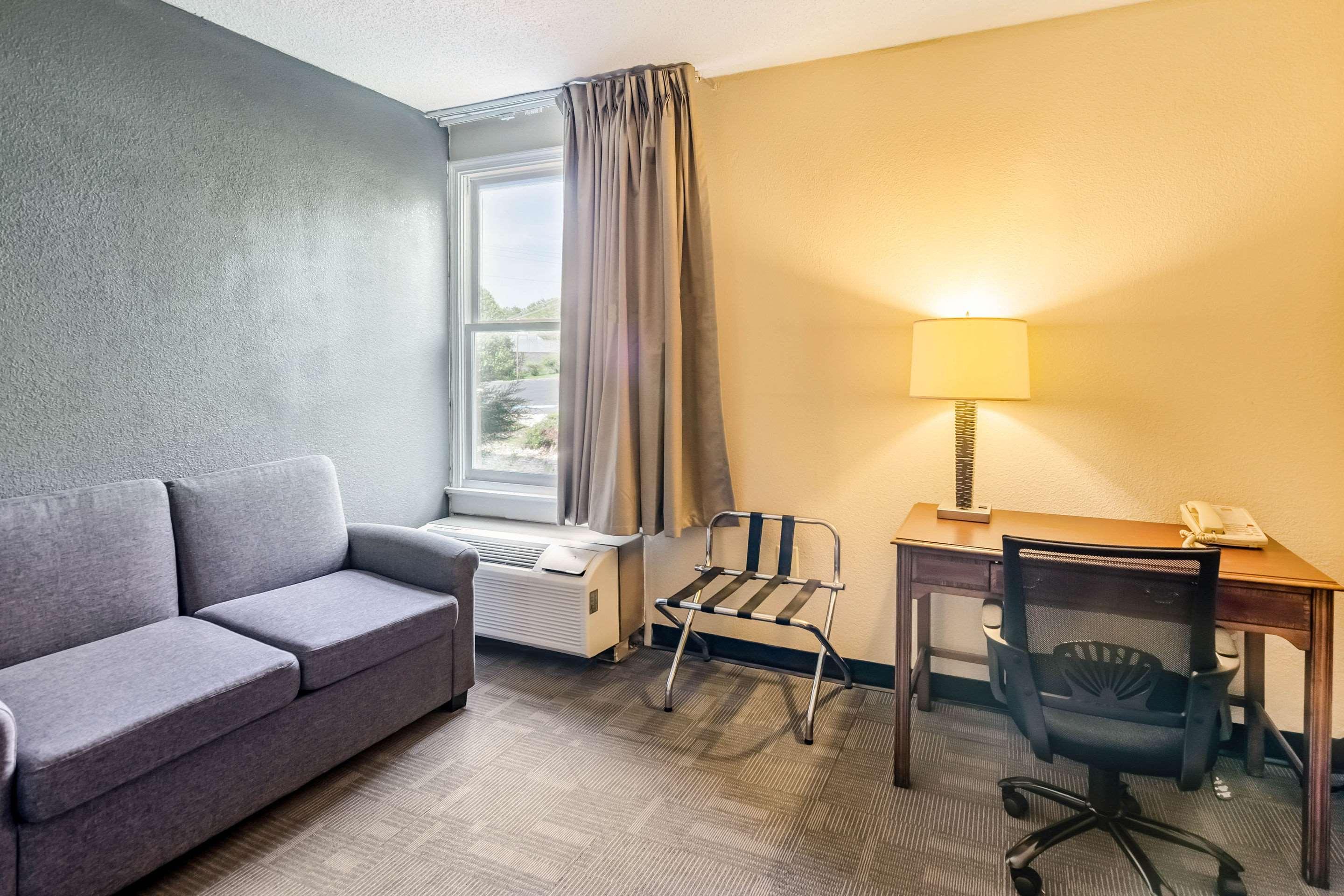 Econo Lodge Inn & Suites Radford-Blacksburg Area Kültér fotó