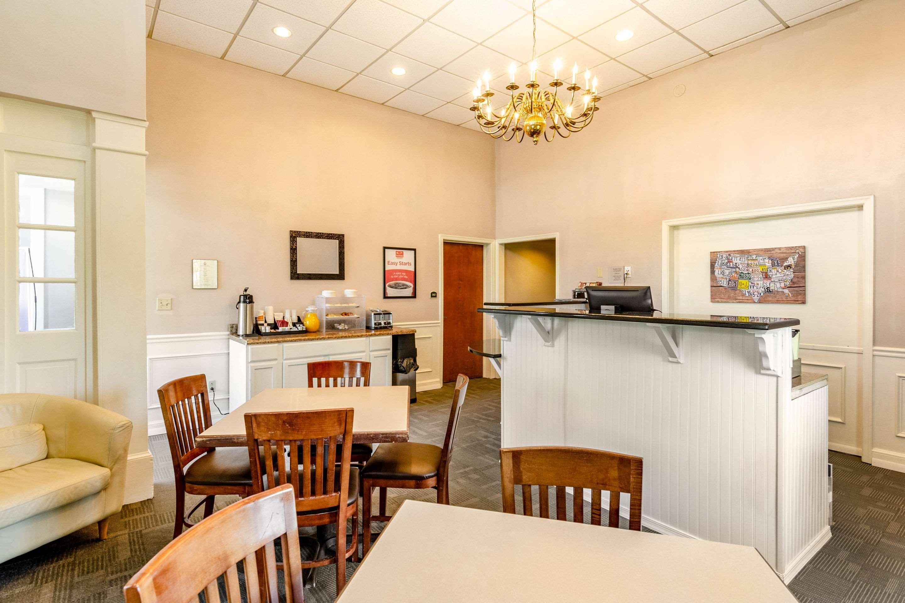 Econo Lodge Inn & Suites Radford-Blacksburg Area Kültér fotó