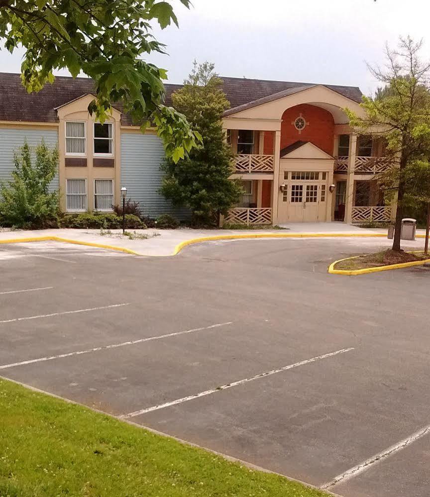 Econo Lodge Inn & Suites Radford-Blacksburg Area Kültér fotó